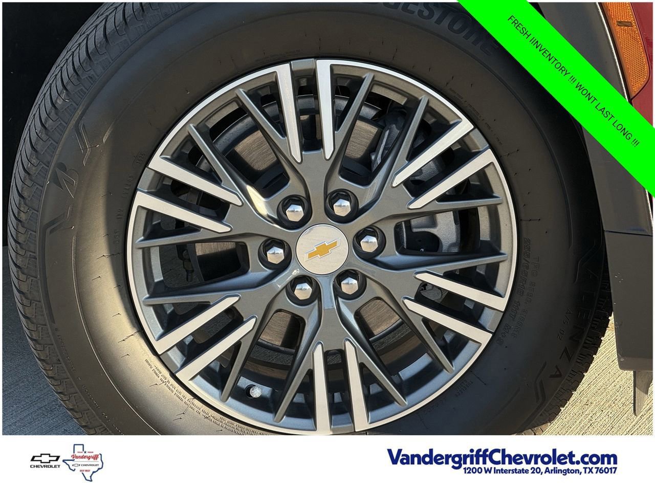 Certified 2025 Chevrolet Traverse LT FWD image 8