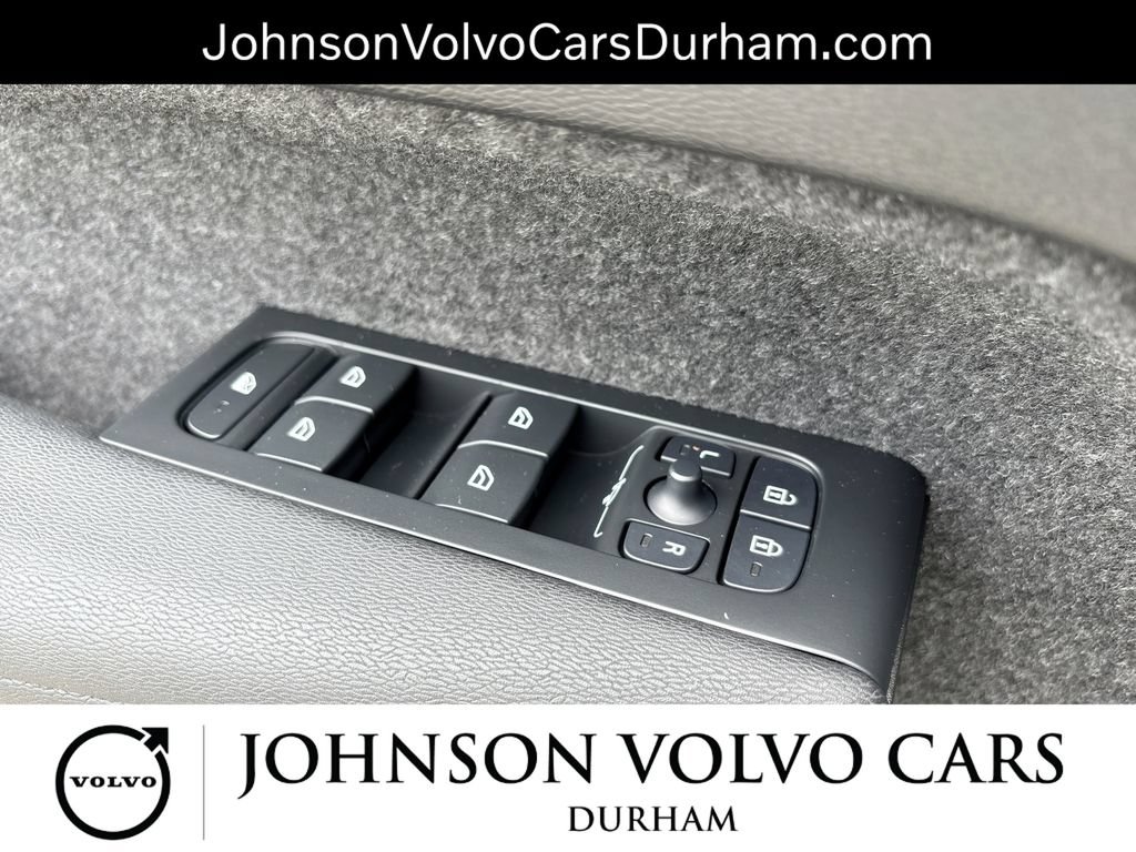 New 2026 Volvo XC40 B4 Core w/ Climate Package FWD image 20