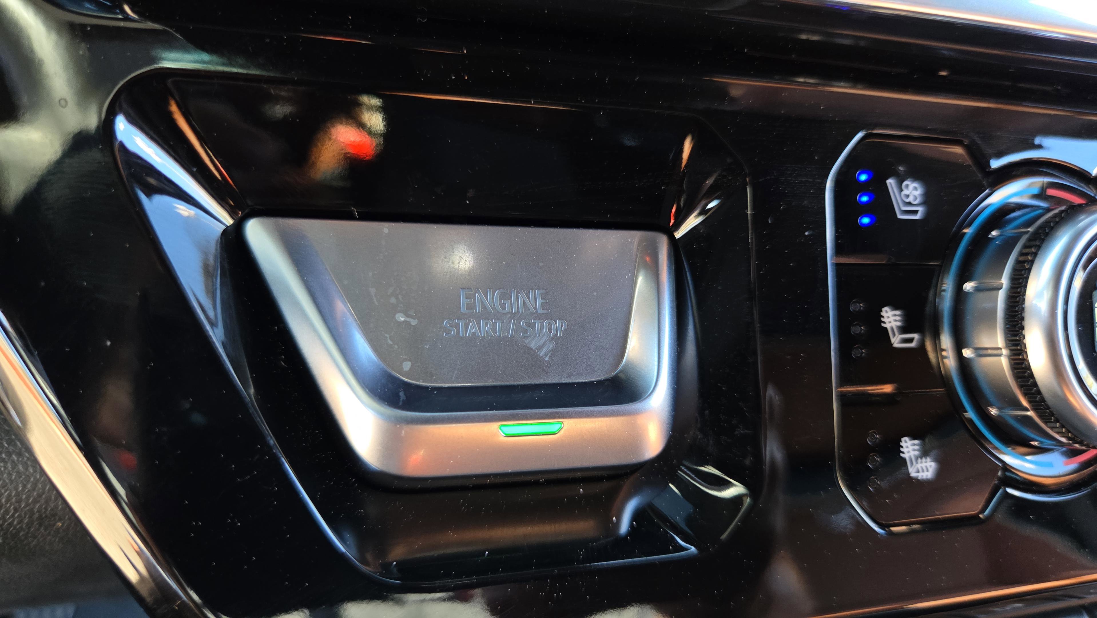 Used 2025 GMC Sierra 2500 Denali Ultimate image 25
