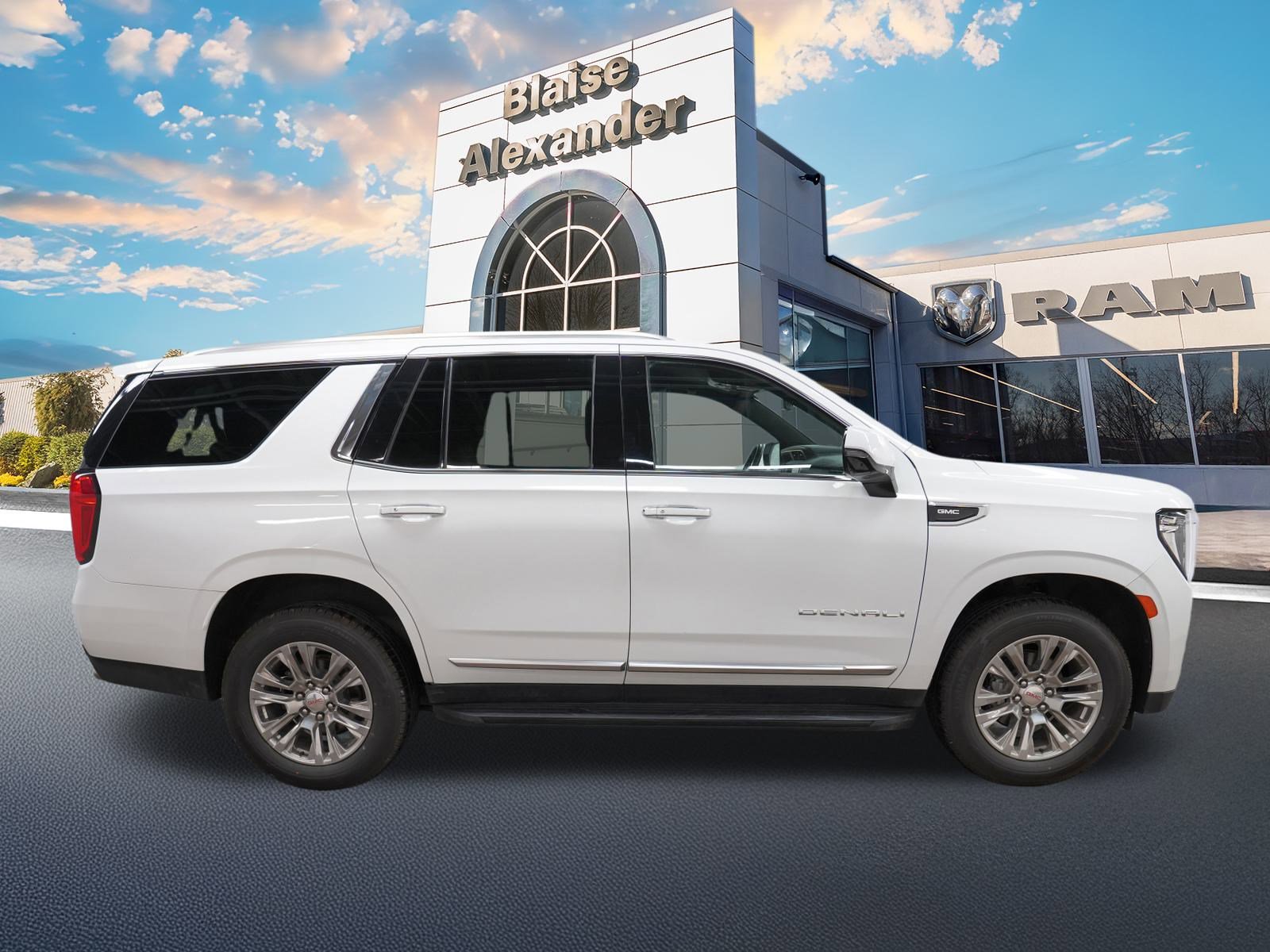 Used 2023 GMC Yukon Denali image 2