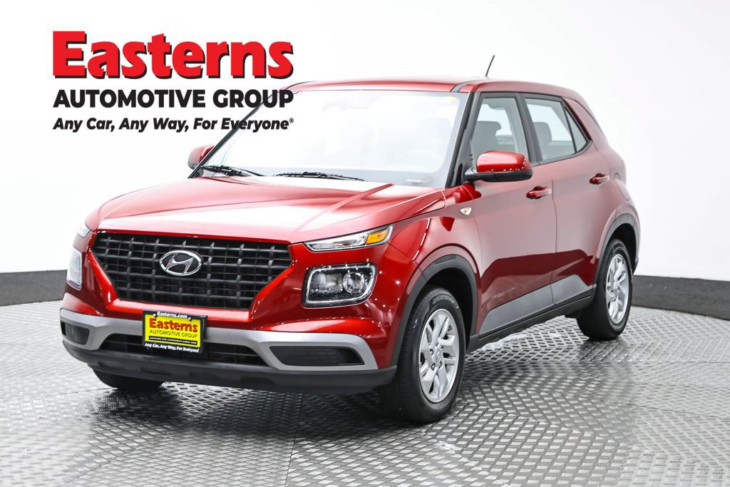 Used 2025 Hyundai Venue SE FWD image 1