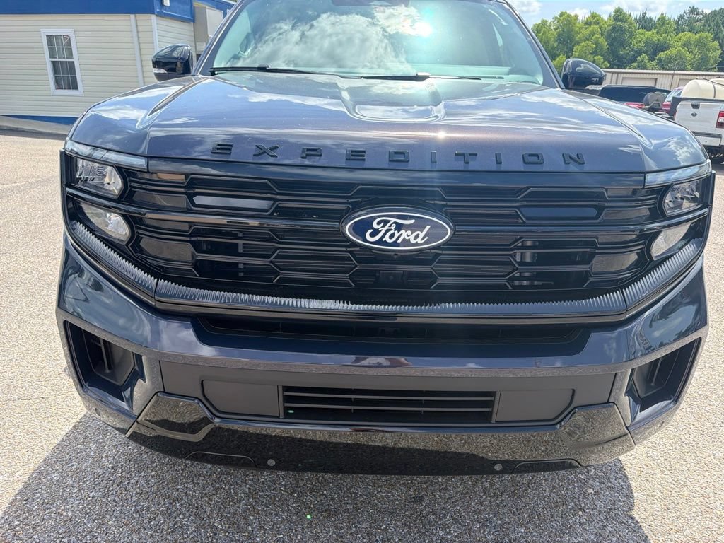 New 2027 Ford Expedition Max Platinum AWD/4WD image 3