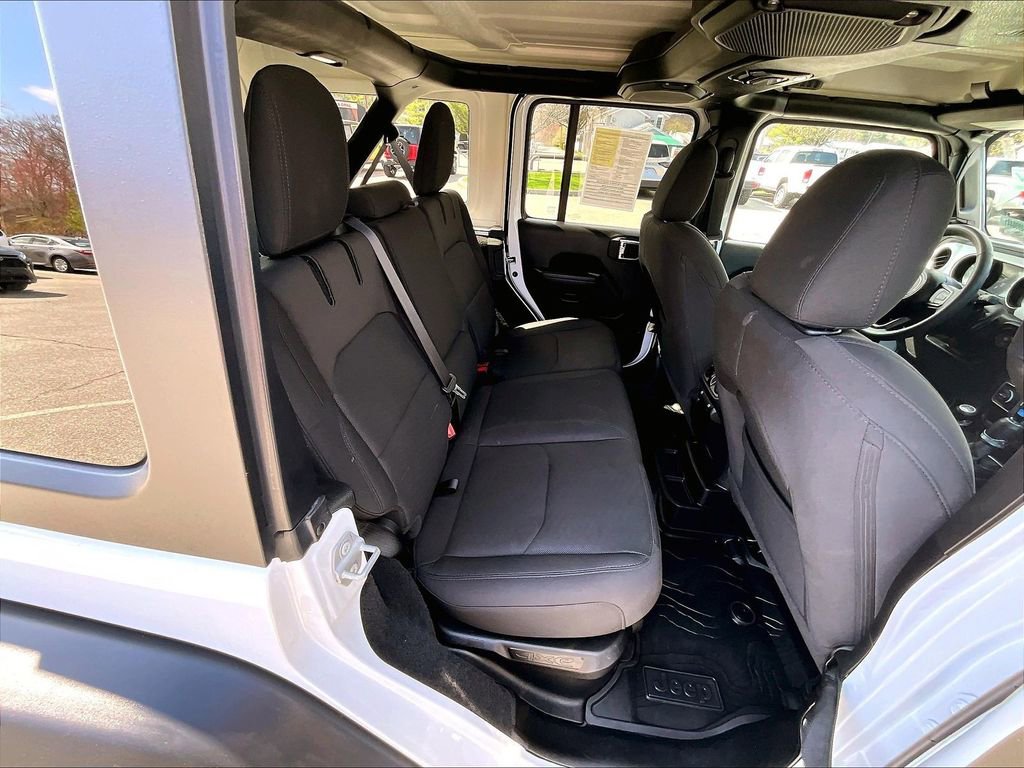 Used 2023 Jeep Wrangler Unlimited AWD/4WD image 16
