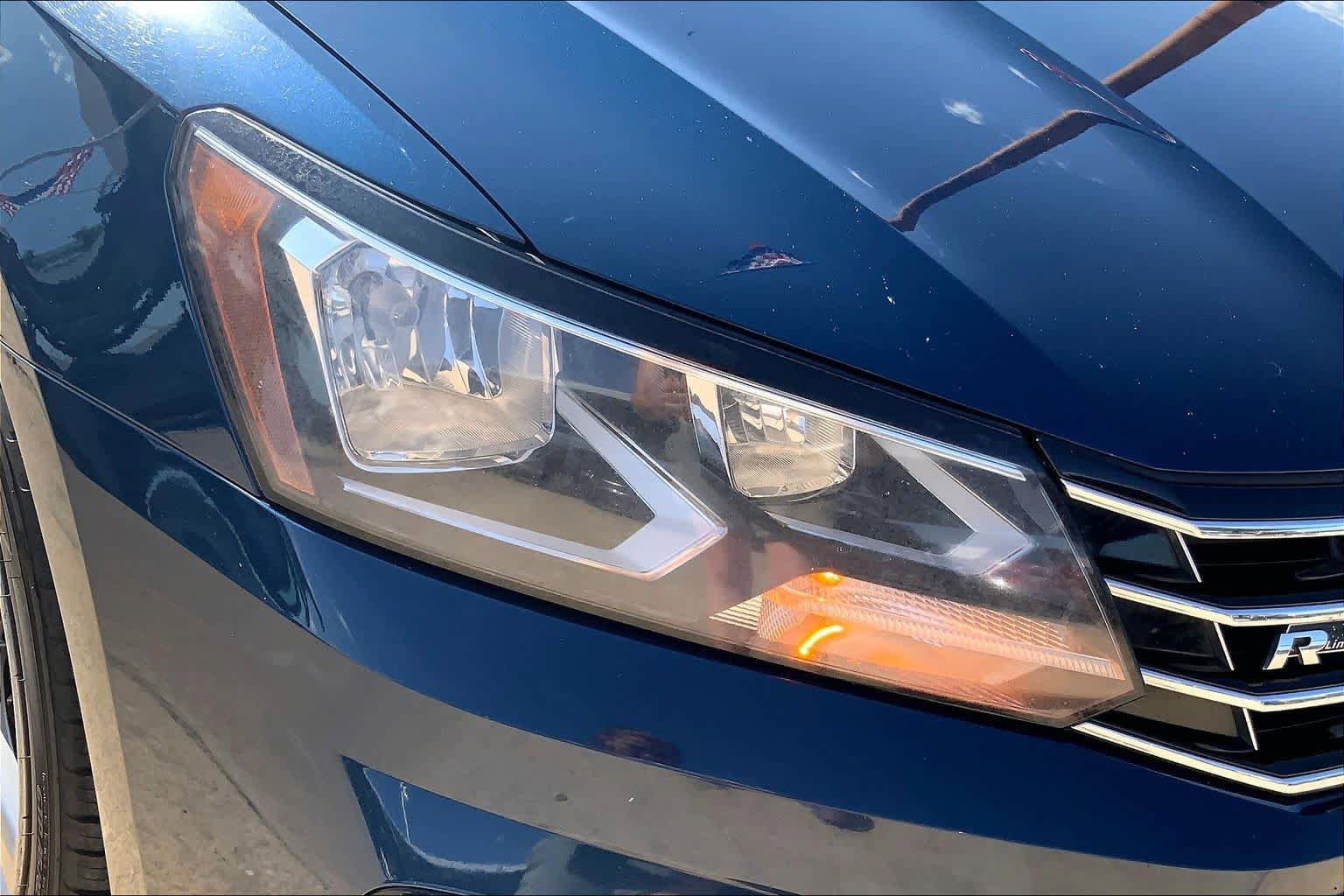 Used 2018 Volkswagen Passat 2.0T R-Line FWD image 27