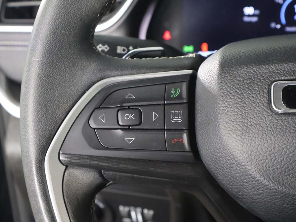 Used 2023 Jeep Grand Cherokee Altitude AWD/4WD image 38