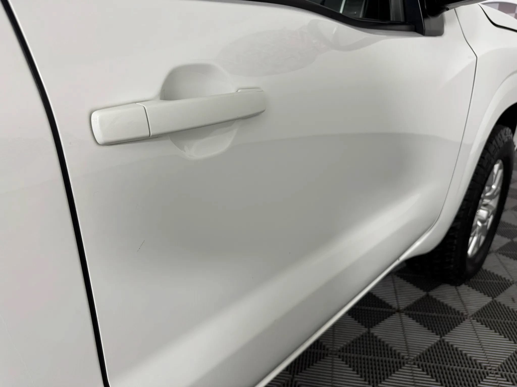 Used 2023 Nissan Frontier SV AWD/4WD image 29