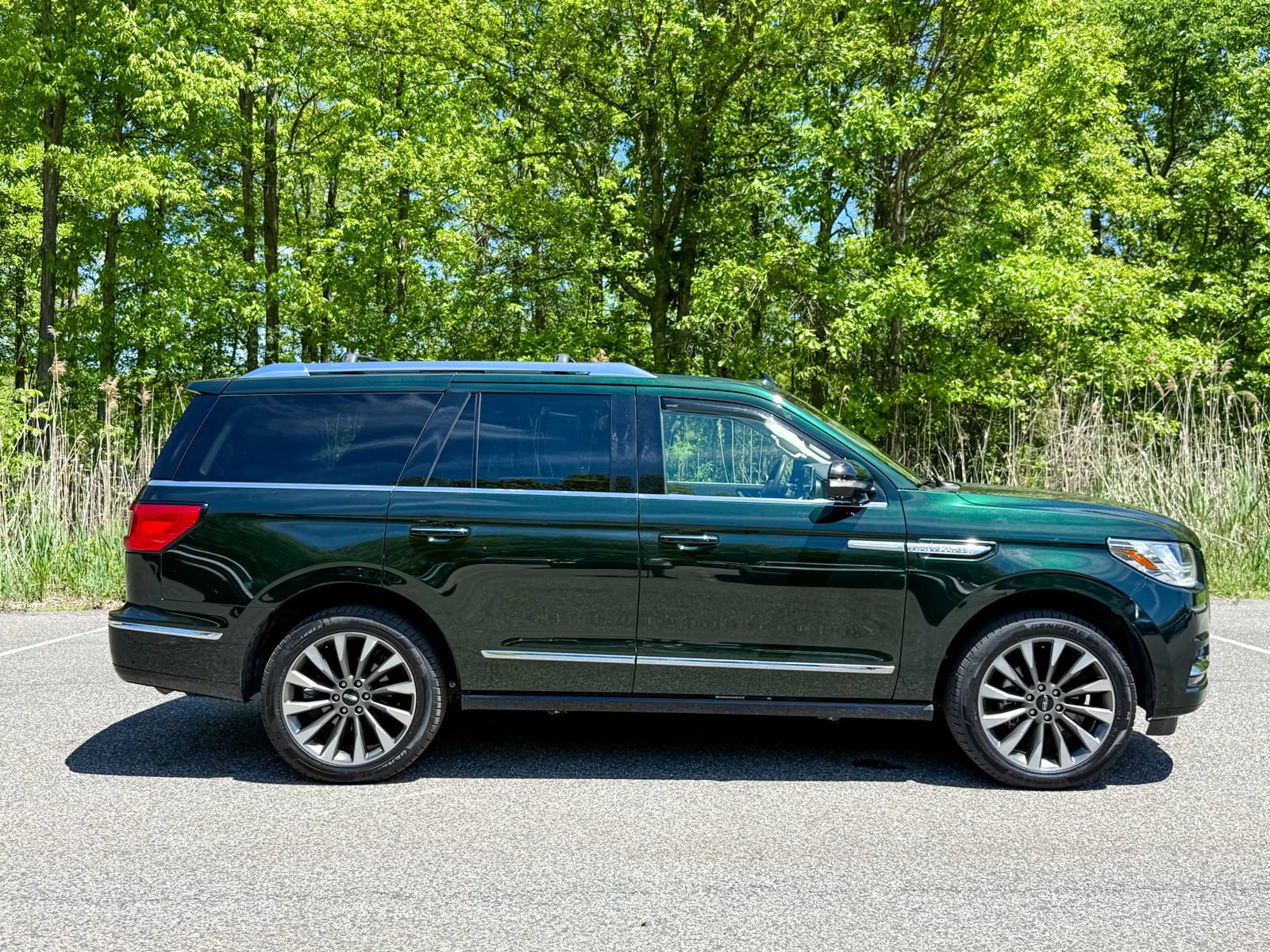Used 2021 Lincoln Navigator Reserve AWD/4WD image 7