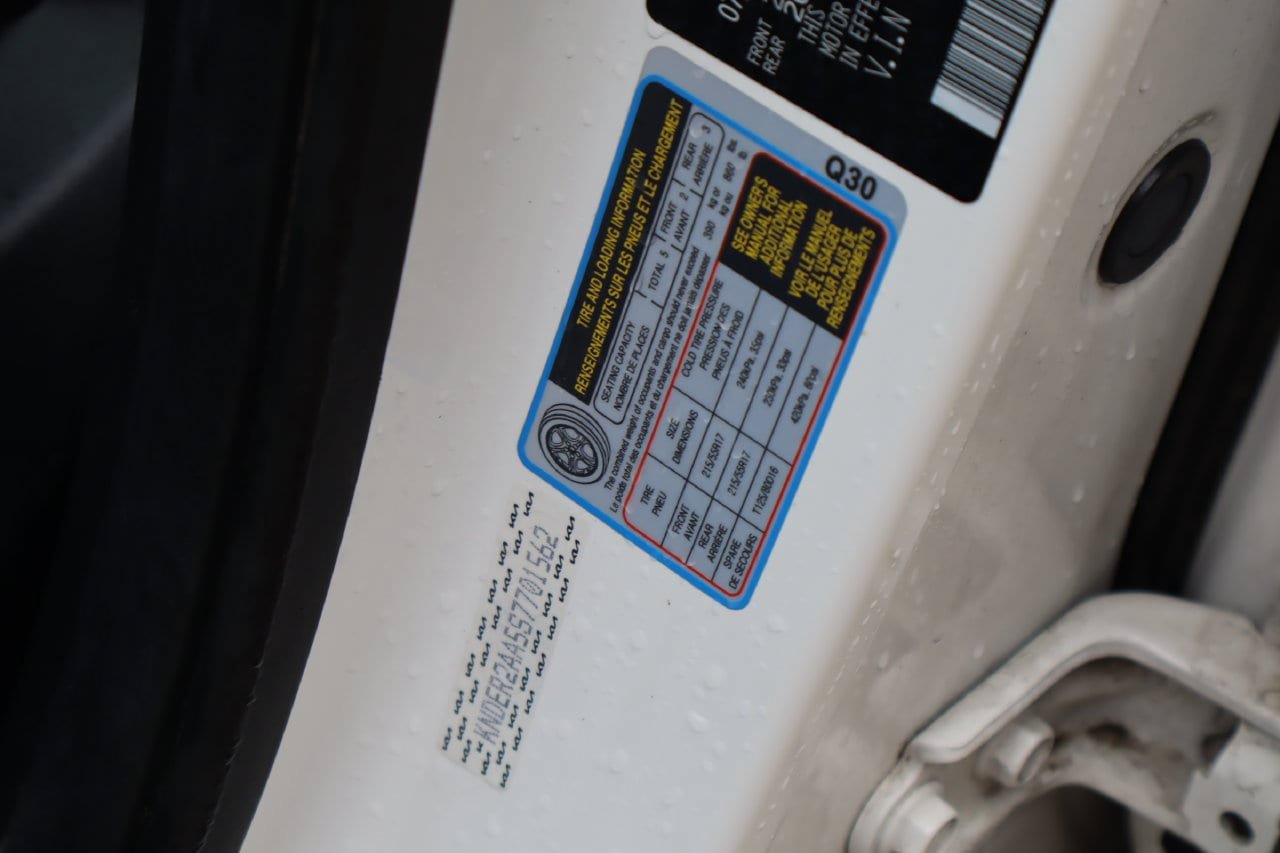 Used 2025 Kia Seltos EX FWD image 27