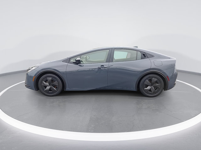 Used 2025 Toyota Prius LE FWD image 5