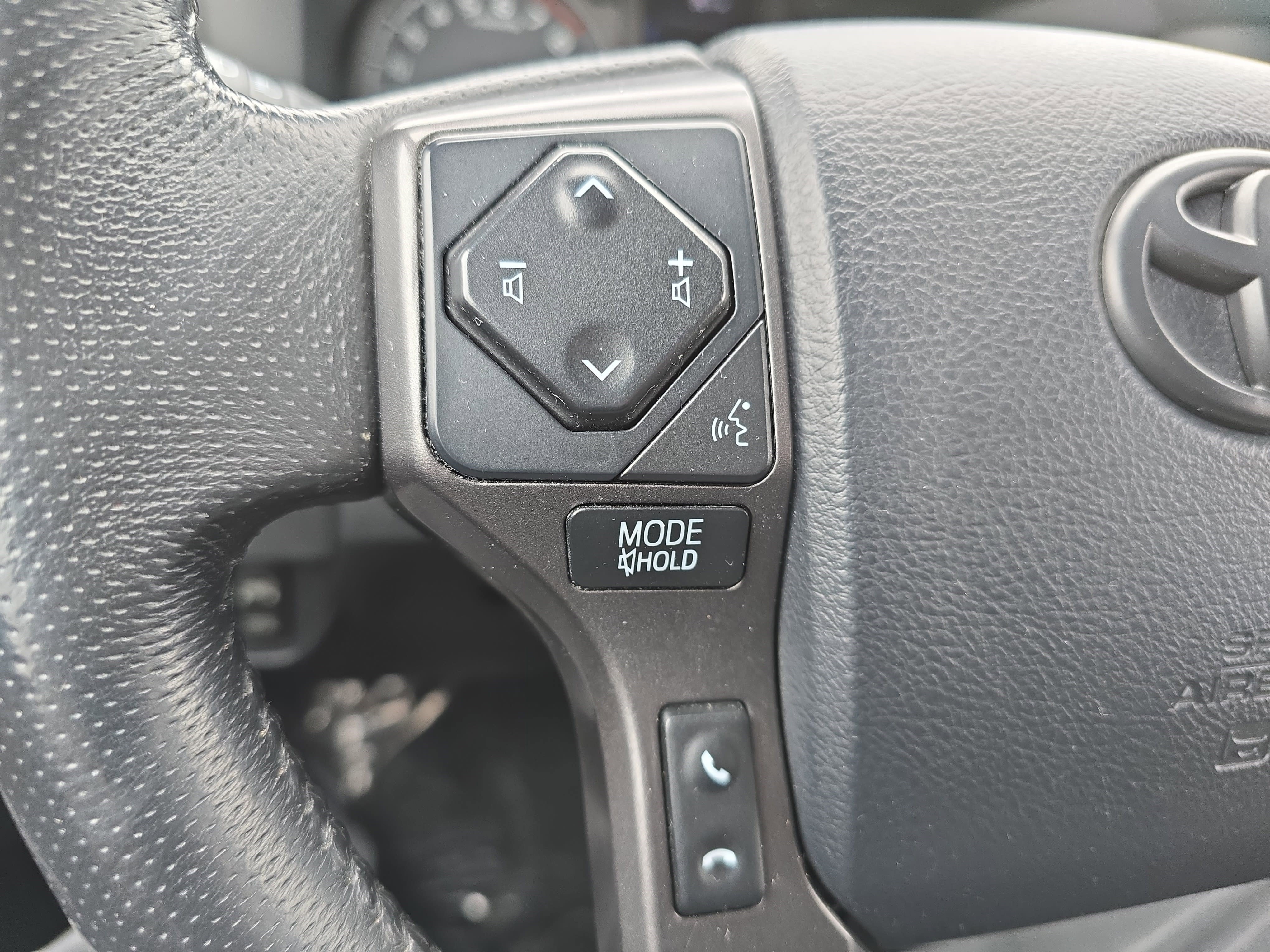 Used 2017 Toyota Tacoma TRD Sport image 16