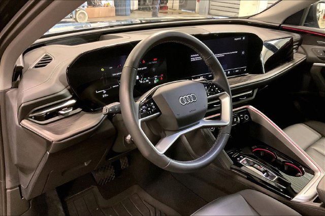 Certified 2025 Audi Q5 Premium Plus w/ Premium Plus AWD/4WD image 14