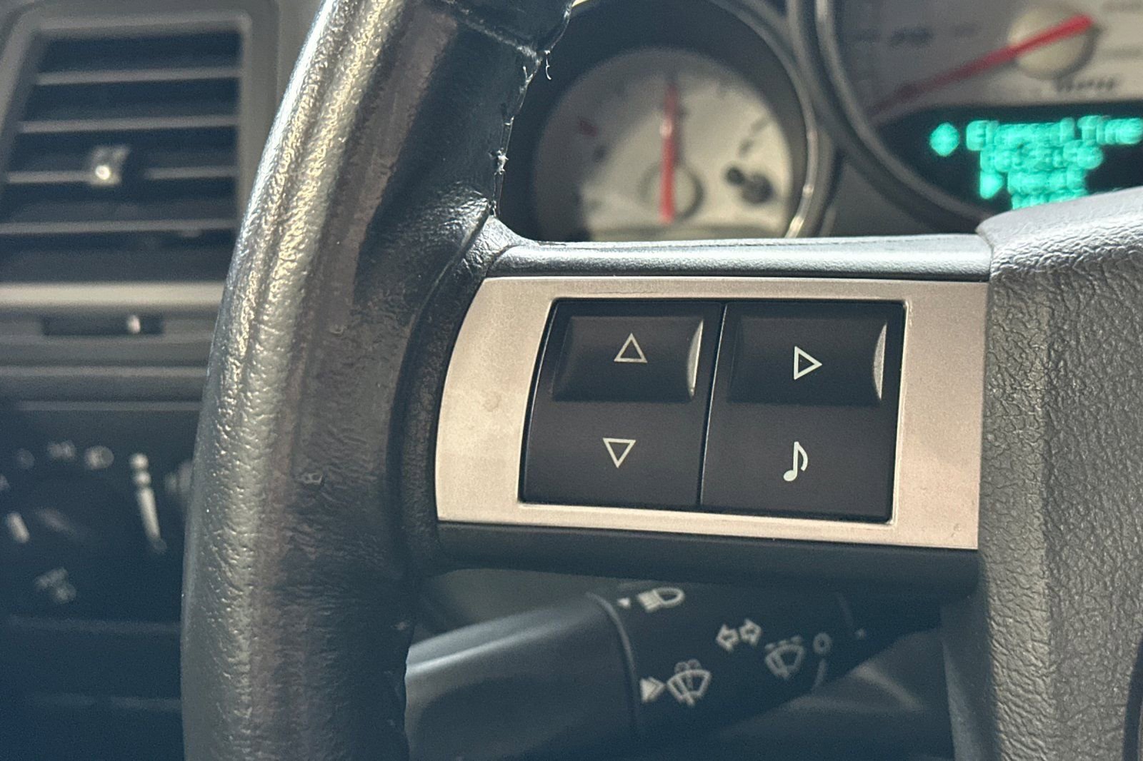 Used 2009 Dodge Challenger SRT8 w/ SRT Option Group II image 28