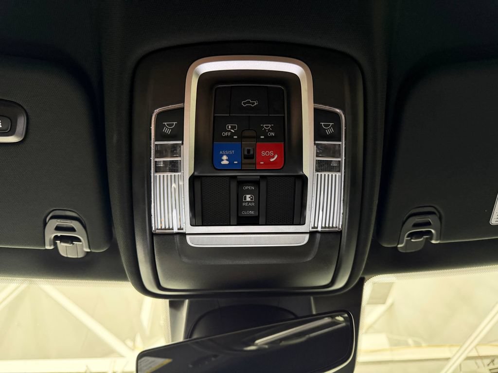 Used 2023 RAM 1500 Laramie AWD/4WD image 30