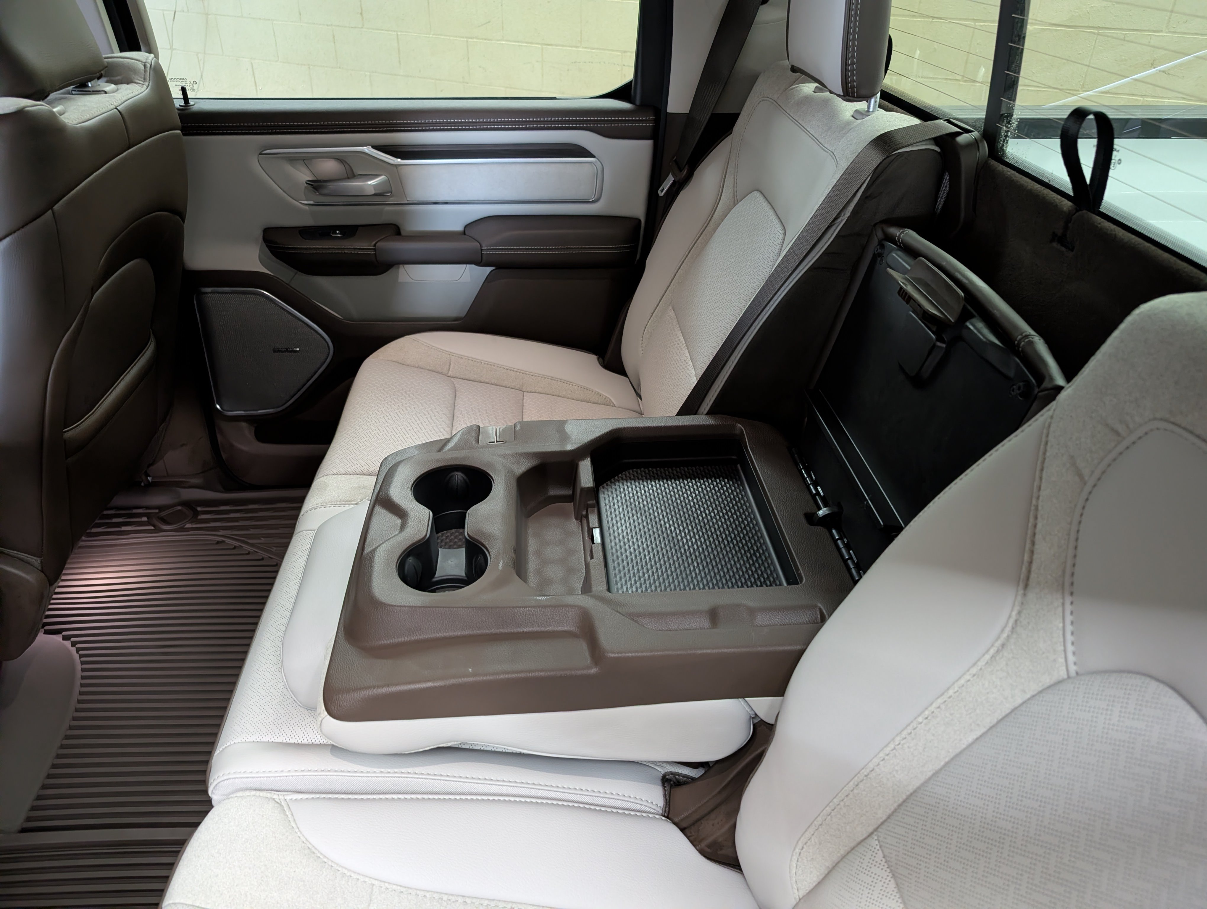 New 2026 RAM 1500 Laramie AWD/4WD image 8