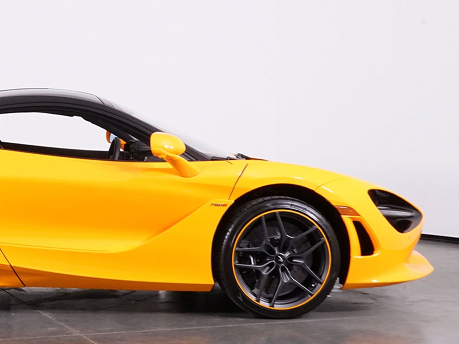 Used 2025 McLaren 750S image 15