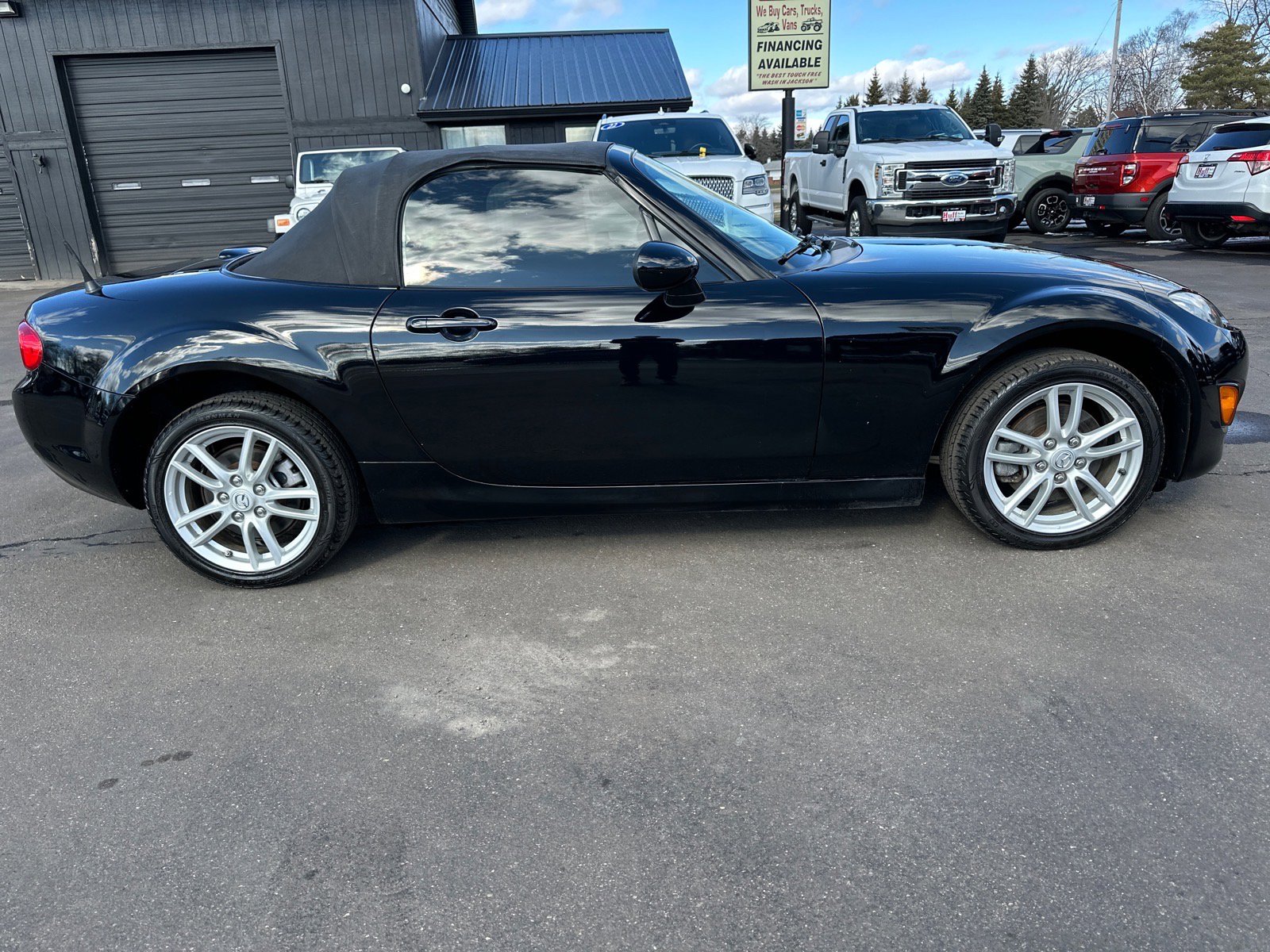Used 2011 MAZDA MX-5 Miata Sport image 2