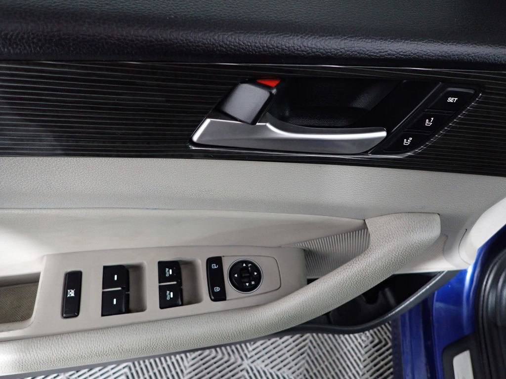 Used 2018 Hyundai Sonata Limited w/ Cargo Package image 17