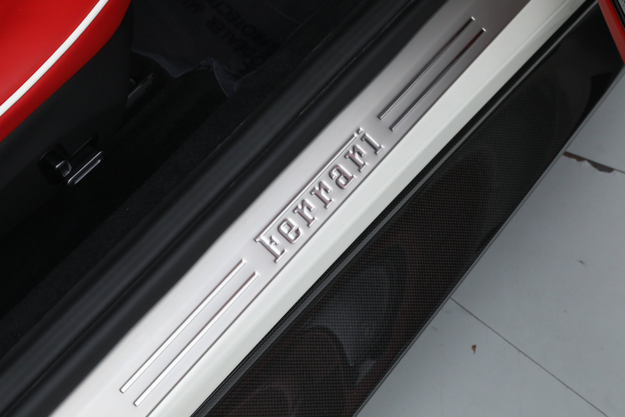 Certified 2025 Ferrari Roma Spider RWD image 25