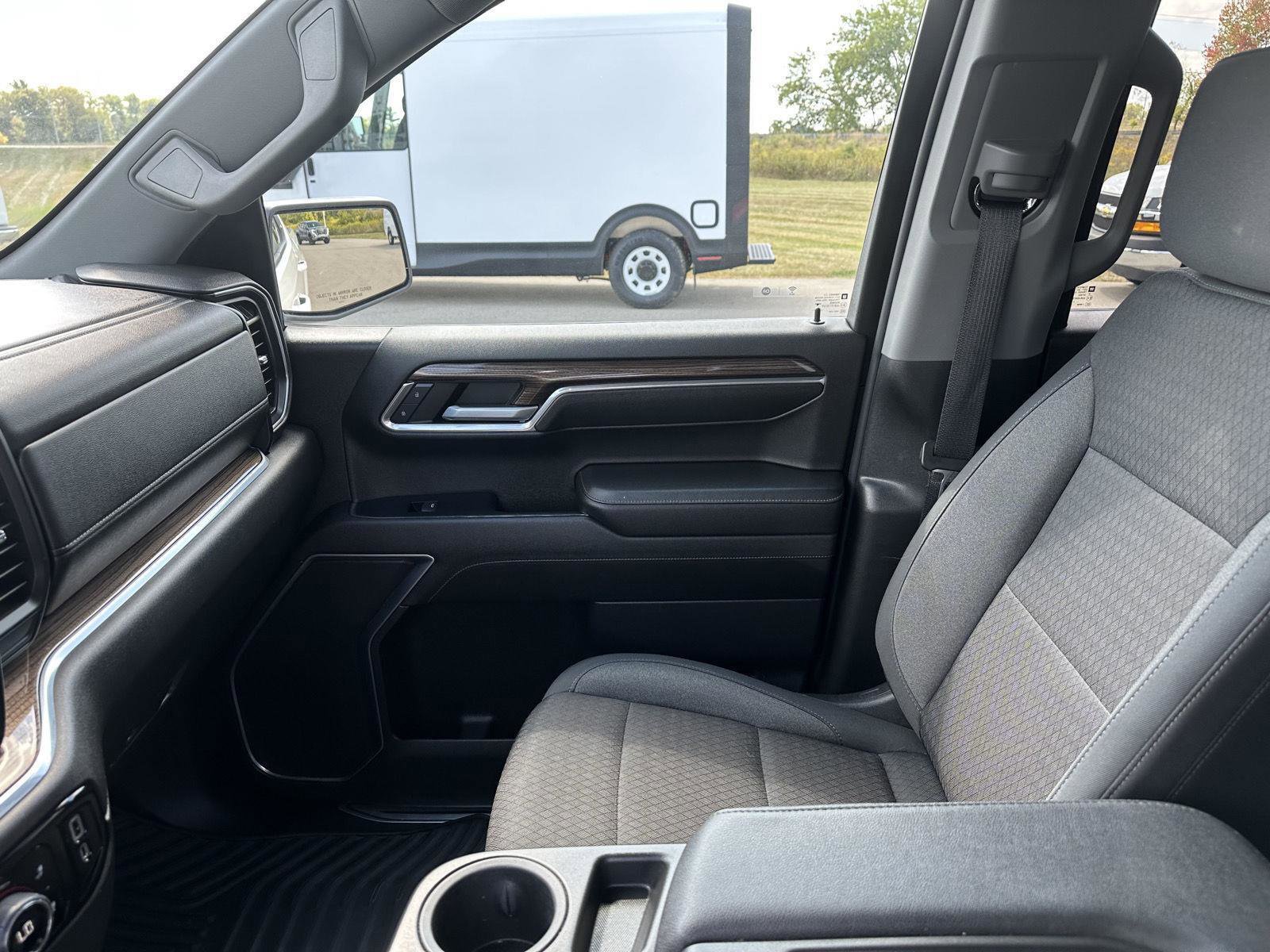 Used 2022 Chevrolet Silverado 1500 LT image 33