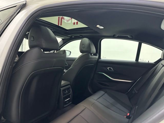 Used 2025 BMW 330i xDrive Sedan w/ Premium Package image 31
