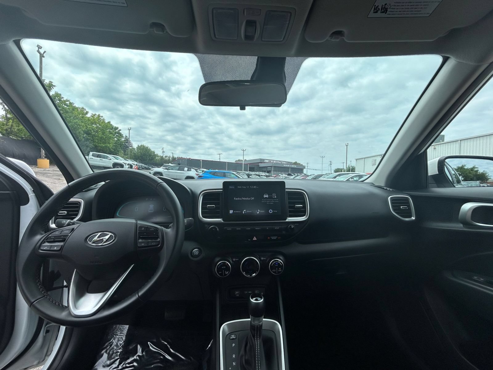 Used 2026 Hyundai Venue SEL FWD image 23