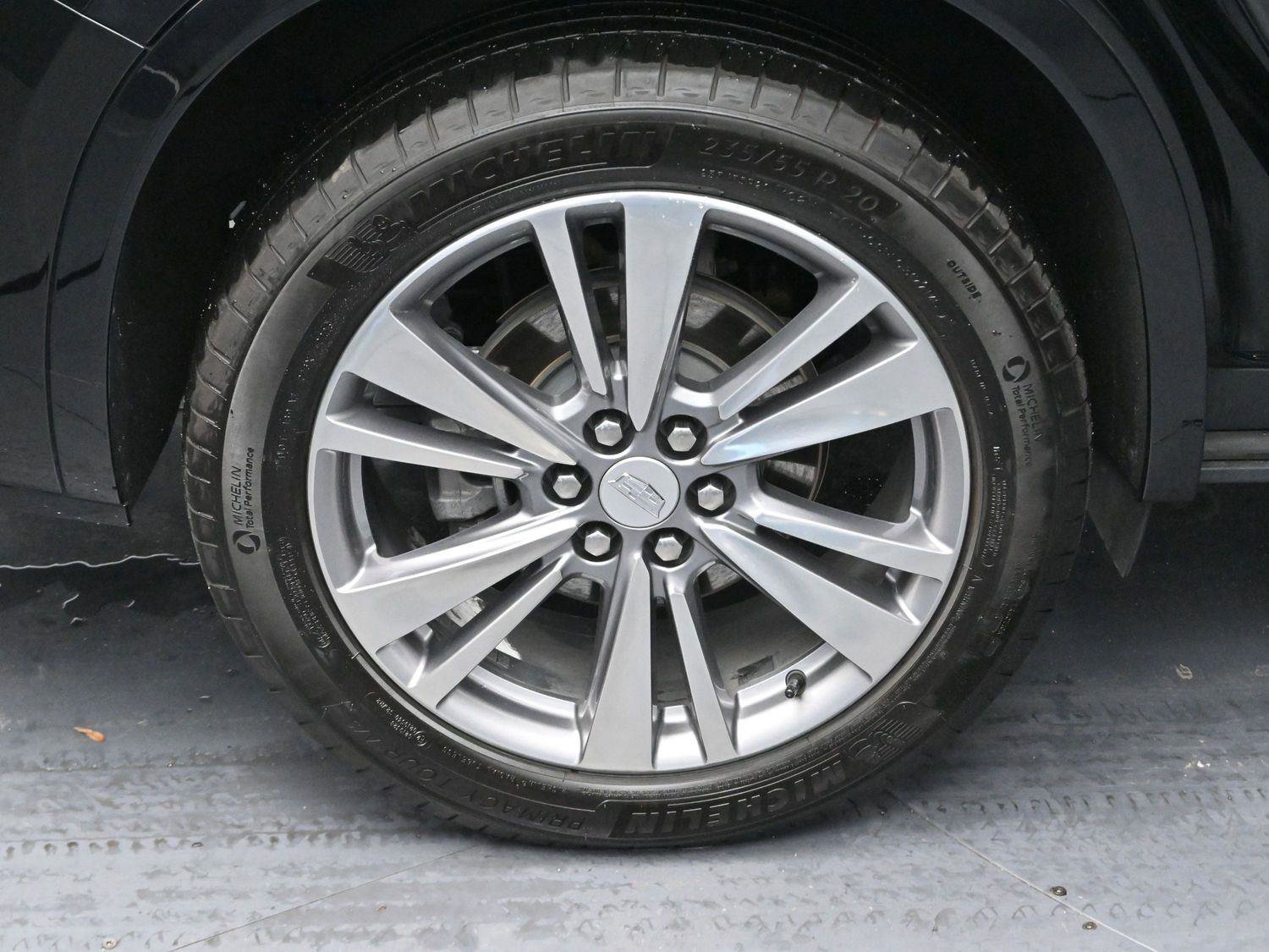 Certified 2025 Cadillac XT6 Premium Luxury image 30