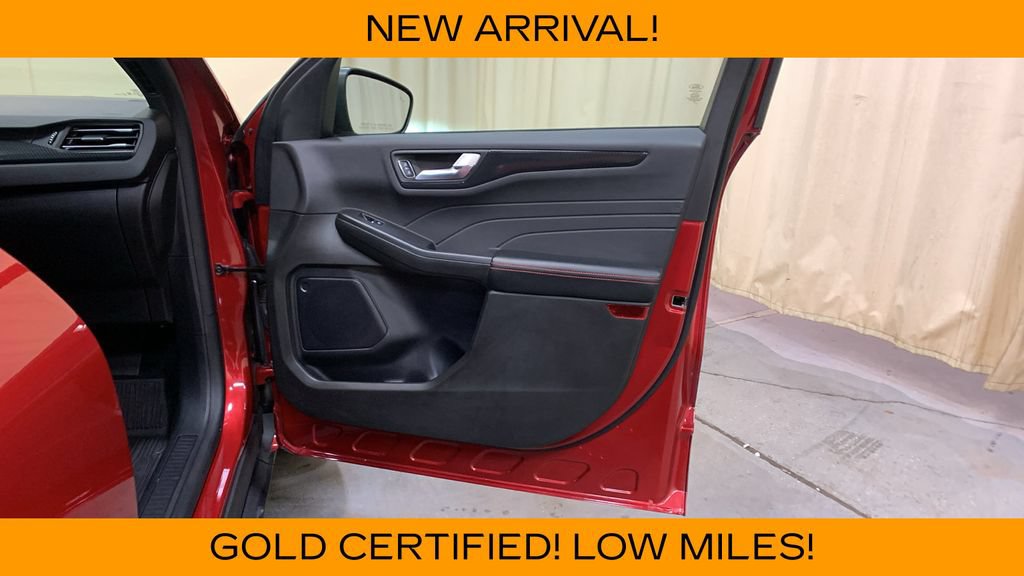 Used 2024 Ford Escape ST-Line w/ Tech Pack #1 AWD/4WD image 11