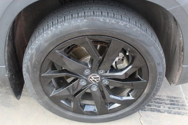 Used 2022 Volkswagen Taos SE w/ Panoramic Sunroof Package image 26