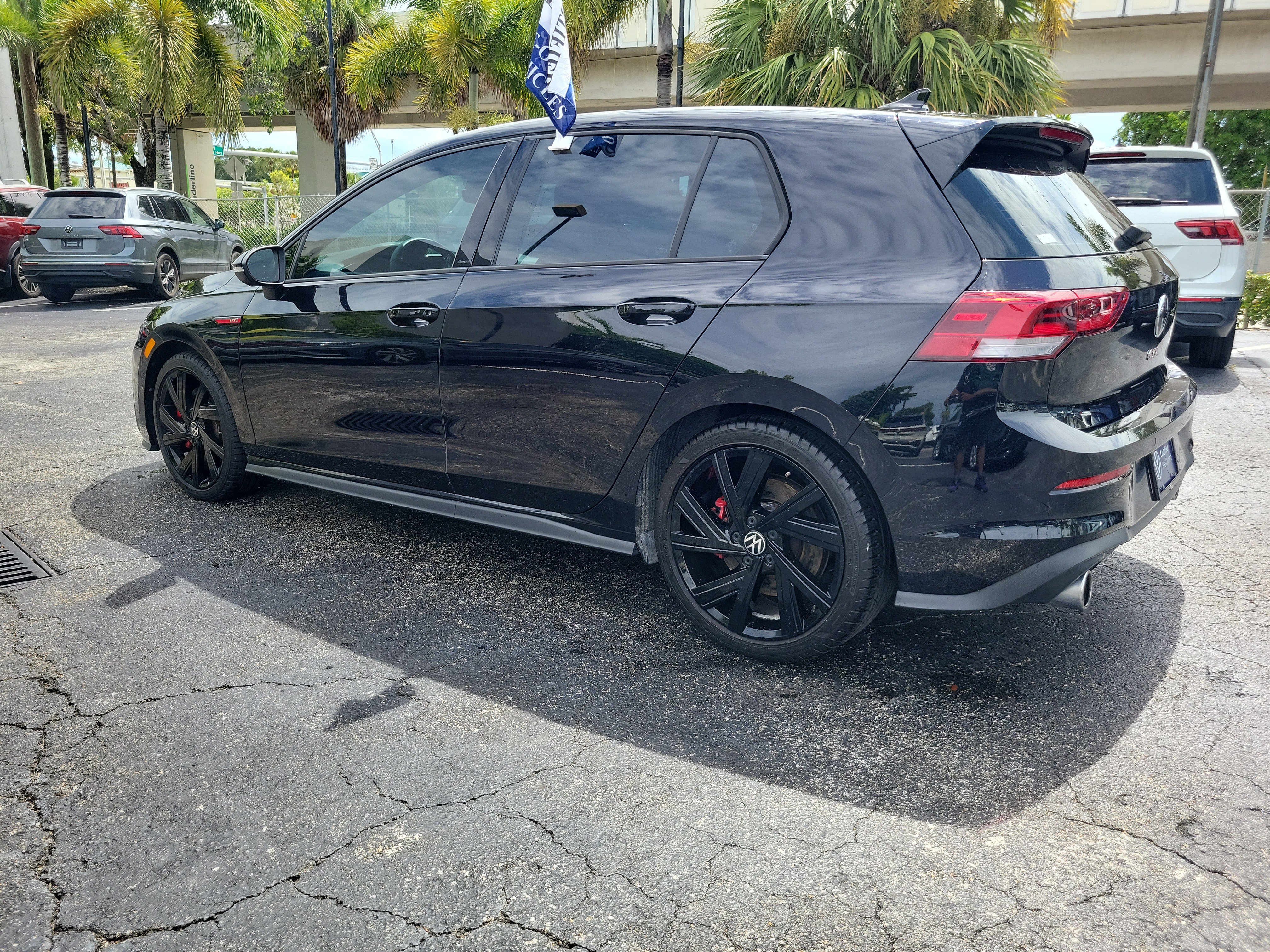 Certified 2023 Volkswagen GTI SE w/ Black Wheel Package FWD image 3