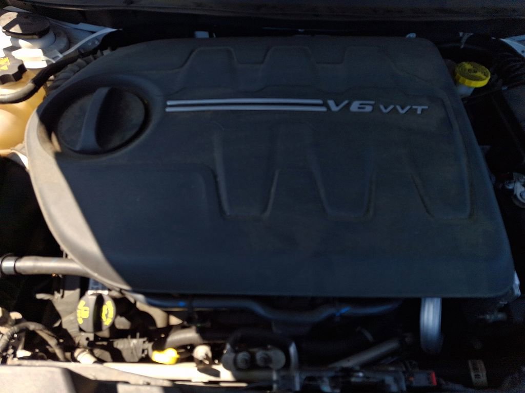 Used 2018 Jeep Cherokee Limited AWD/4WD image 26