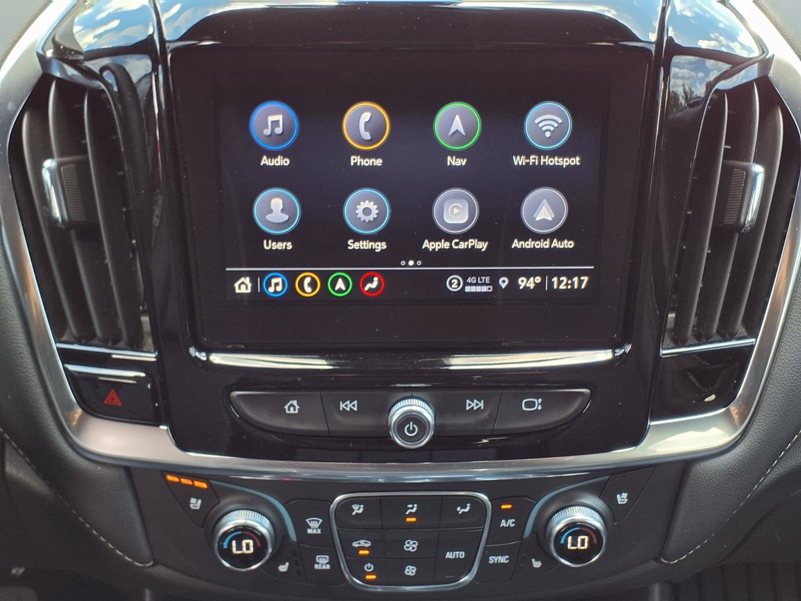 Used 2023 Chevrolet Traverse Premier FWD image 9