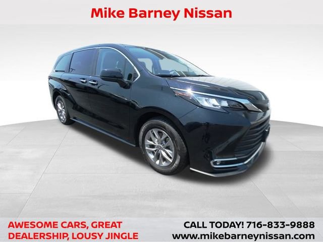 Used 2022 Toyota Sienna XLE