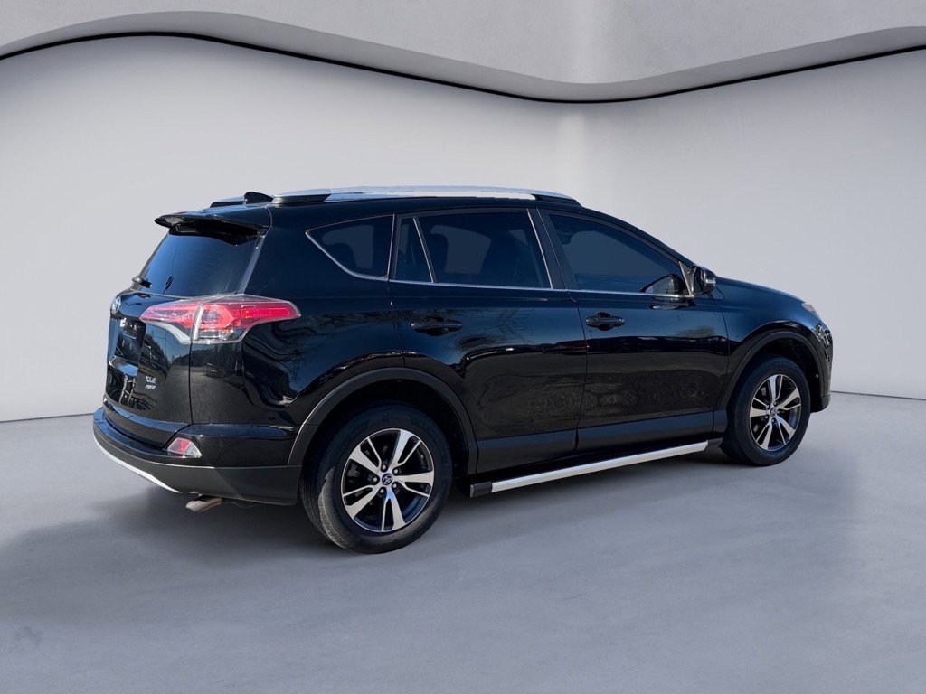 Used 2016 Toyota RAV4 XLE image 5