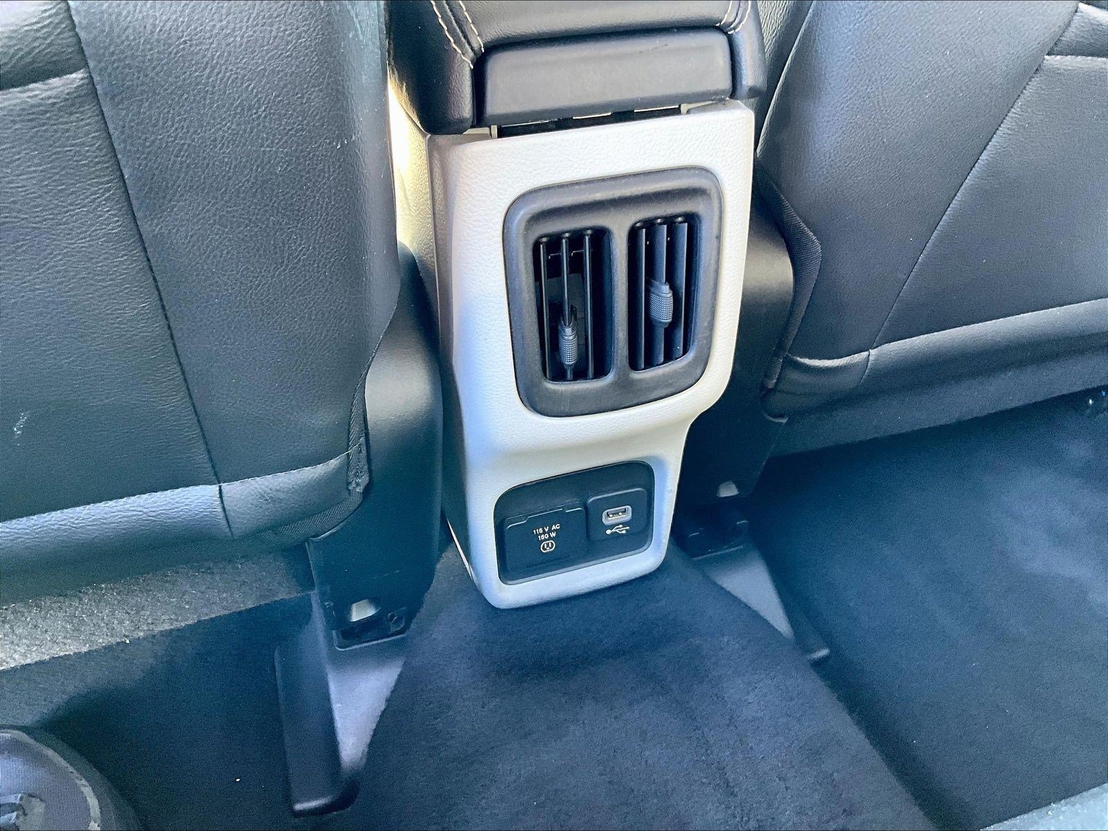 Used 2018 Jeep Compass Latitude w/ Popular Equipment Group FWD image 10