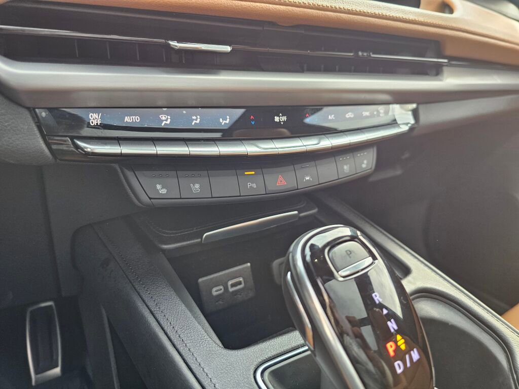 Used 2025 Cadillac XT4 Sport image 32