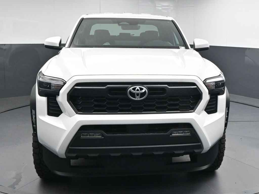 Used 2025 Toyota Tacoma TRD Off-Road AWD/4WD image 3