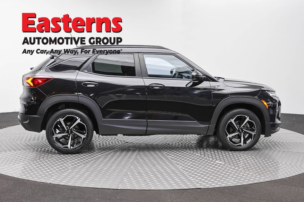 Used 2023 Chevrolet TrailBlazer RS w/ Convenience Package AWD/4WD image 3