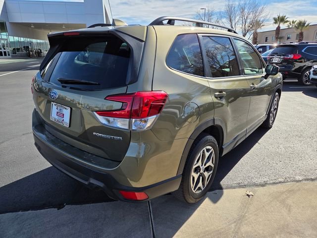 Used 2023 Subaru Forester Premium image 4