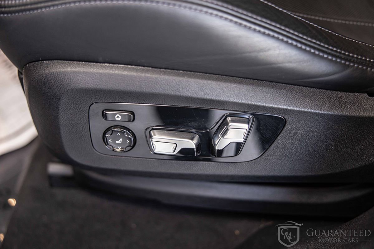 Used 2025 BMW X6 M Competition w/ Executive Package image 23