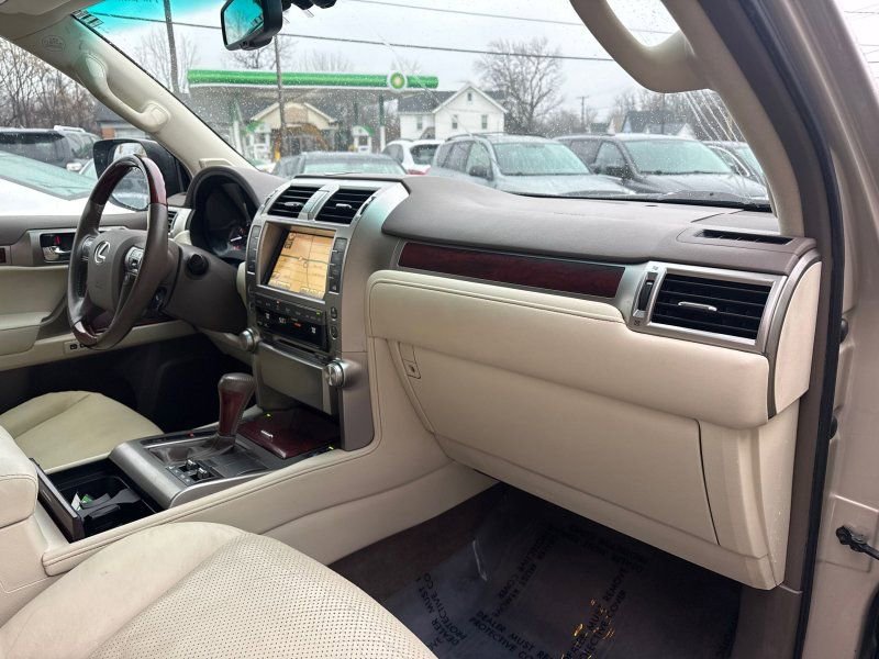 Used 2010 Lexus GX 460 image 16