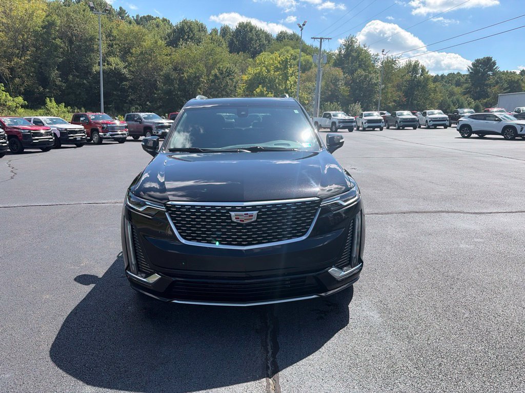 Used 2024 Cadillac XT6 Premium Luxury w/ Technology Package AWD/4WD image 3
