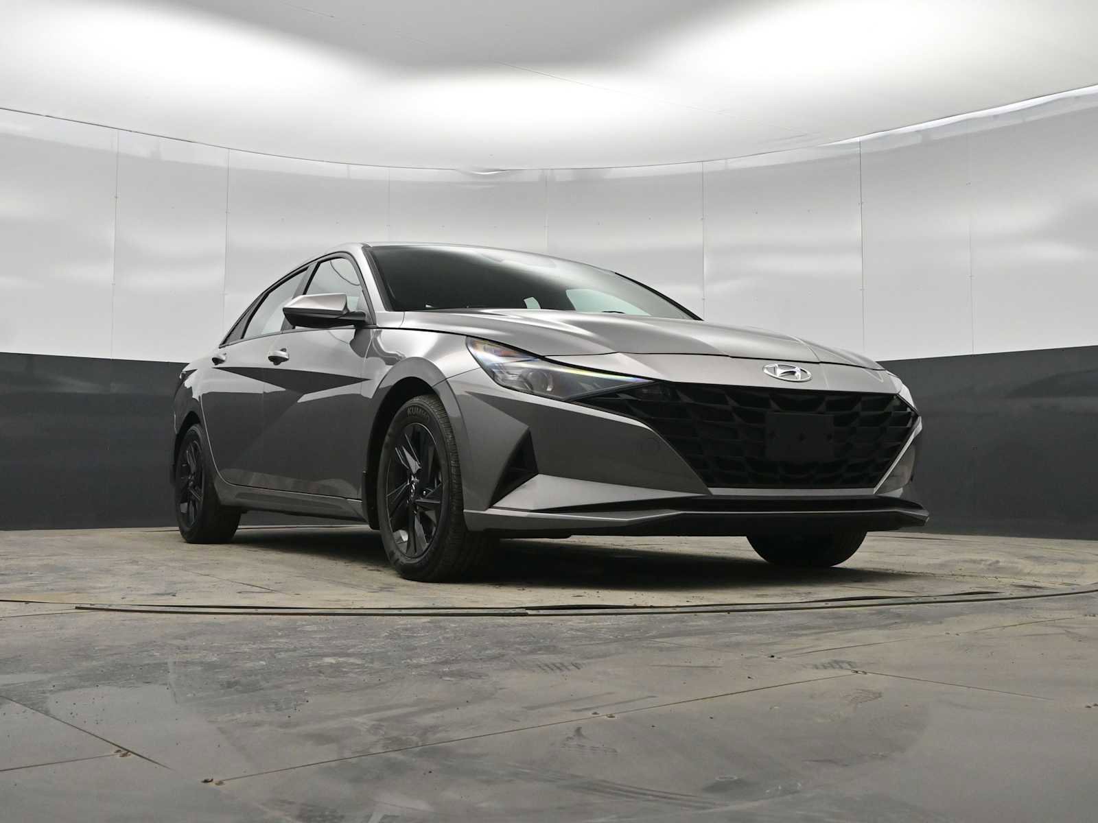 Used 2023 Hyundai Elantra SEL image 30