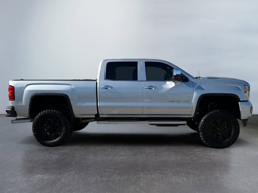 Used 2017 GMC Sierra 2500 Denali w/ Duramax Plus Package AWD/4WD image 2