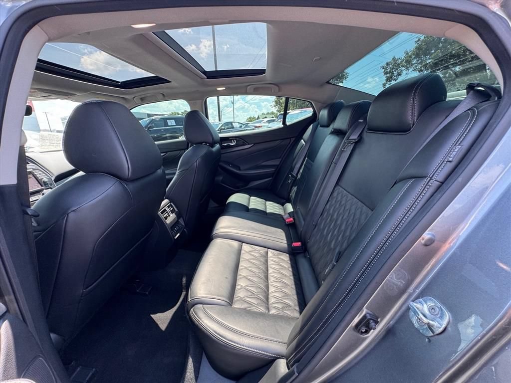 Certified 2023 Nissan Maxima Platinum w/ Sport Mat Group FWD image 11