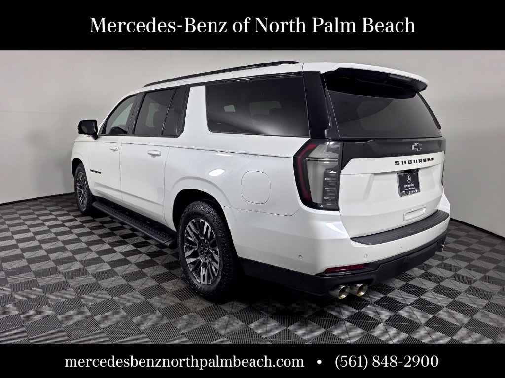 Used 2025 Chevrolet Suburban Z71 w/ Z71 Off-Road Package AWD/4WD image 4