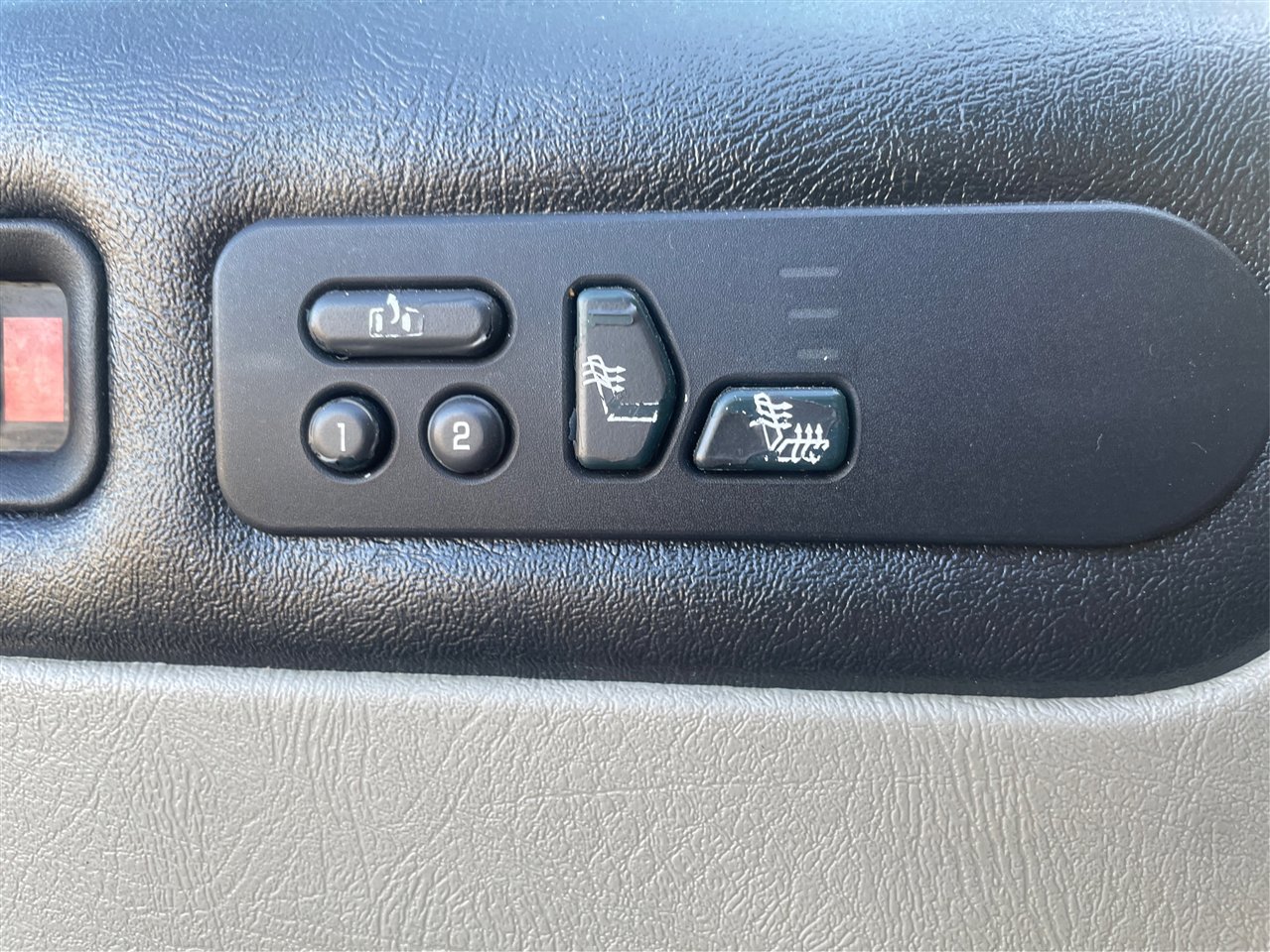 Used 2003 HUMMER H2 w/ Preferred Equipment Group image 61