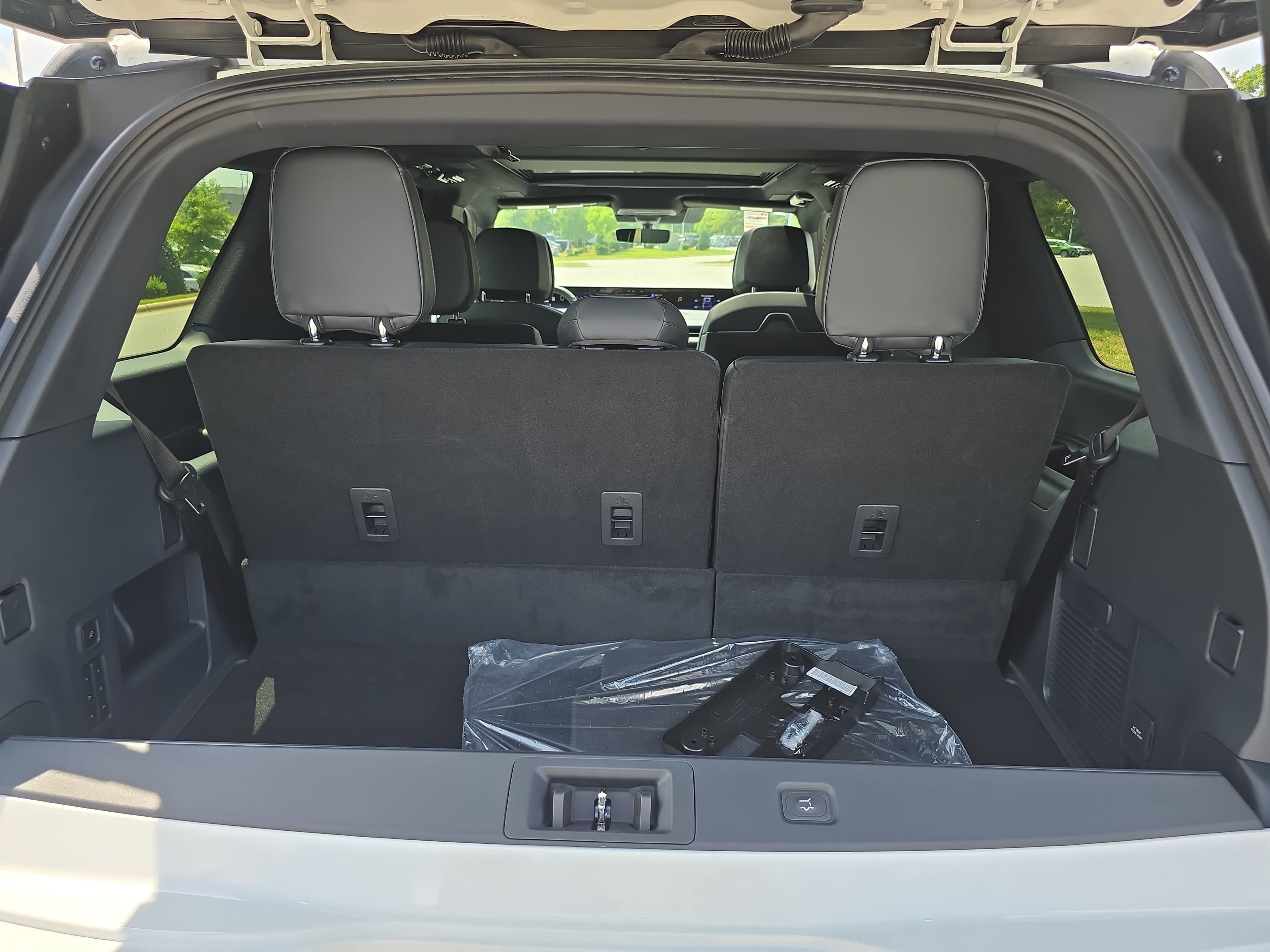 New 2027 Lincoln Navigator Reserve w/ Jet Appearance Package AWD/4WD image 13