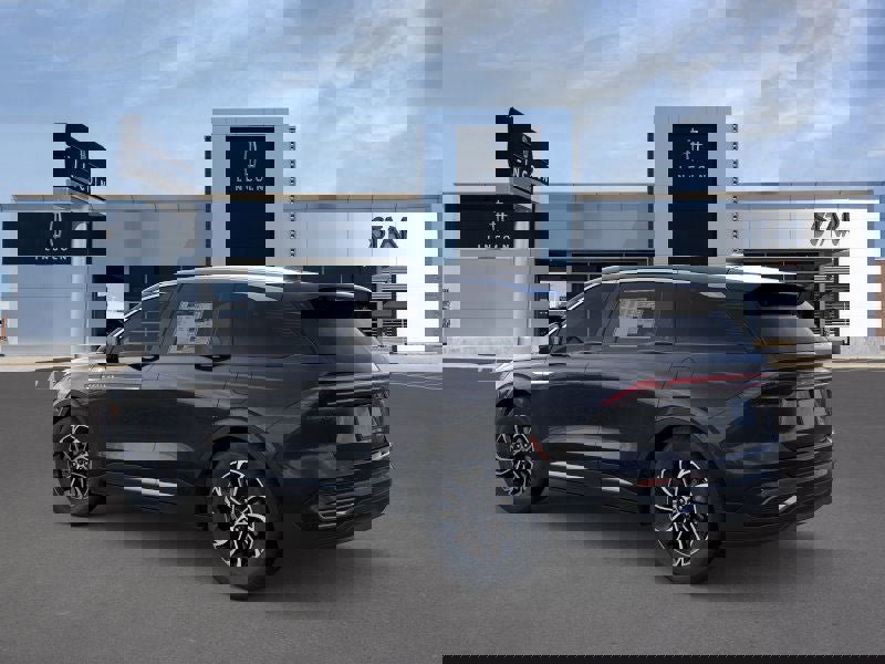 New 2026 Lincoln Nautilus Premier image 4