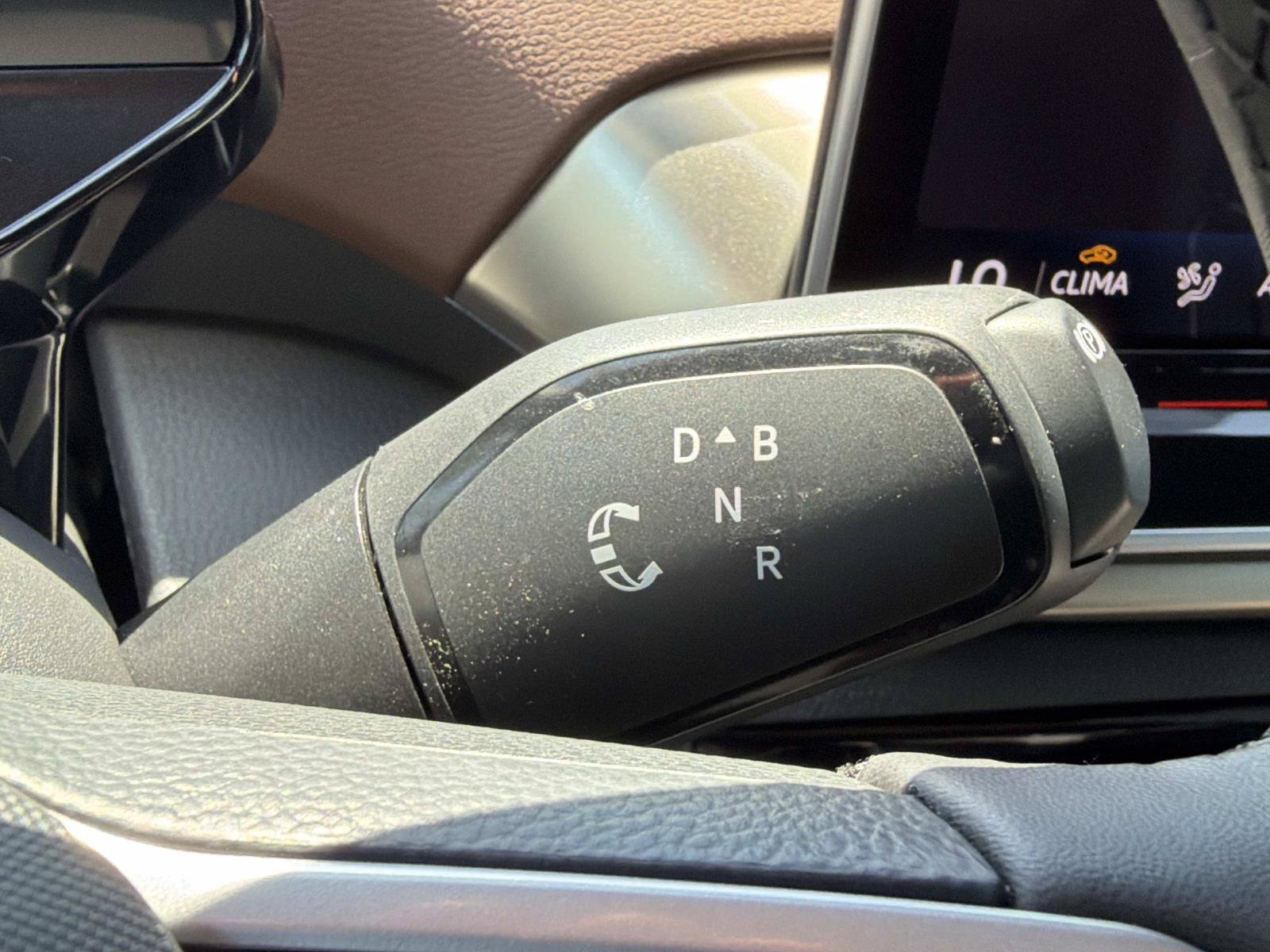 Certified 2025 Volkswagen ID.4 Pro AWD/4WD image 30