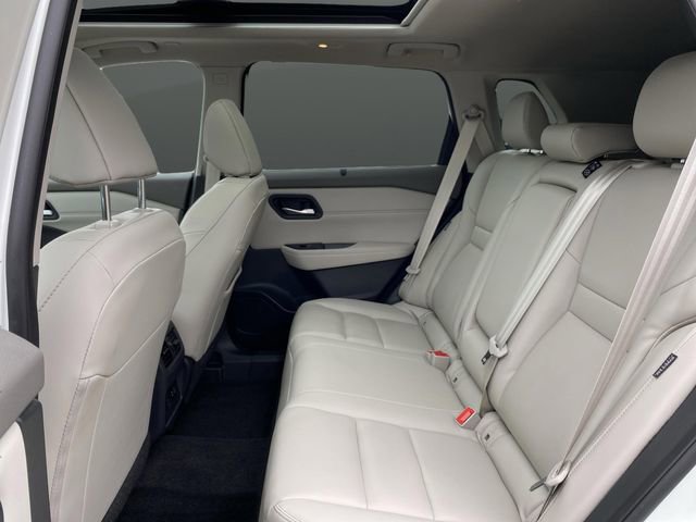 Used 2023 Nissan Rogue SL w/ SL Premium Package image 31